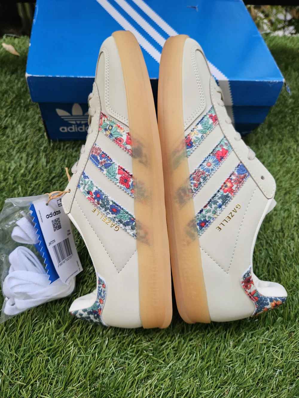 NIB Adidas Gazelle Indoor Liberty London Floral Cream Unisex Sneakers 8M / 9.5W